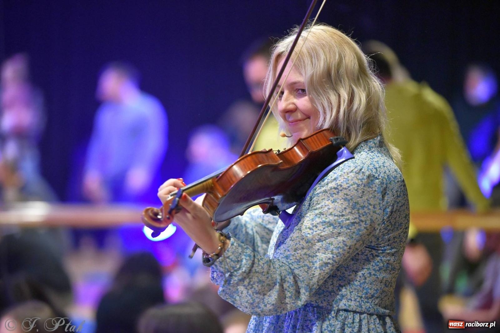 Zdjęcie w galerii na portalu naszraciborz.pl: Od klasyki do Afryki. Perkusja na spotkaniu maluchów z dźwiękami wiadomości z regionu