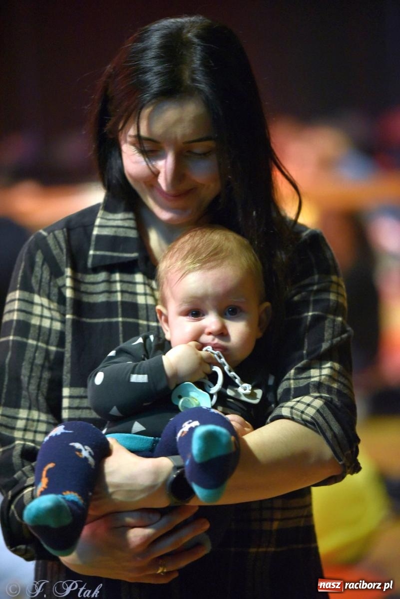 Zdjęcie w galerii na portalu naszraciborz.pl: Od klasyki do Afryki. Perkusja na spotkaniu maluchów z dźwiękami wiadomości z regionu