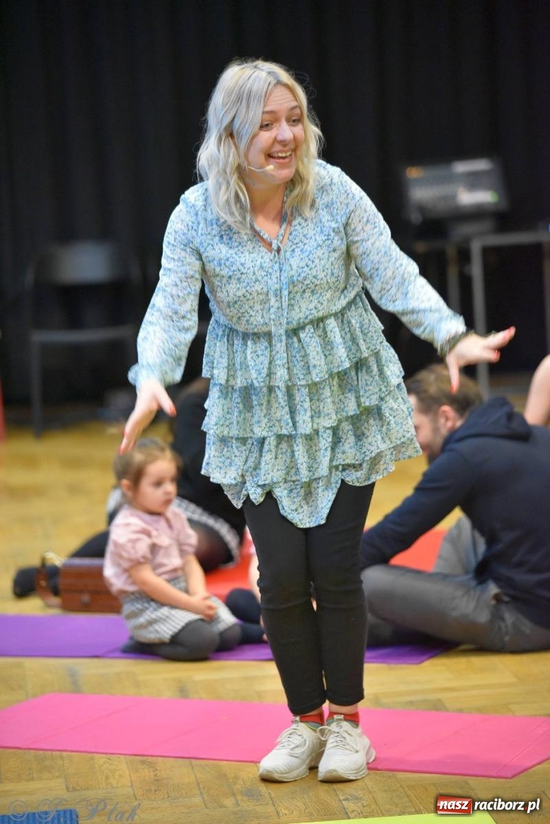 Zdjęcie w galerii na portalu naszraciborz.pl: Od klasyki do Afryki. Perkusja na spotkaniu maluchów z dźwiękami wiadomości z regionu