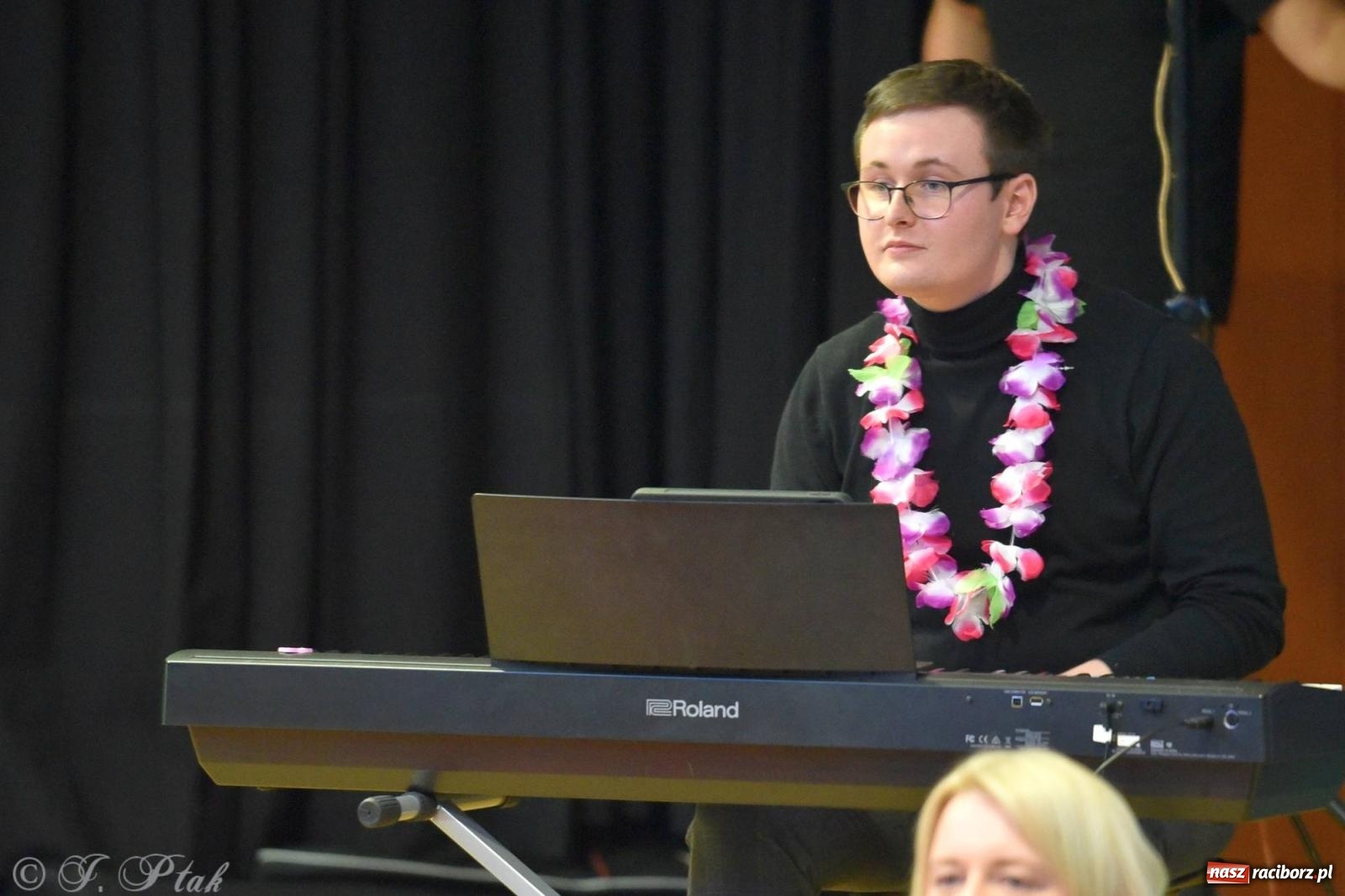 Zdjęcie w galerii na portalu naszraciborz.pl: Od klasyki do Afryki. Perkusja na spotkaniu maluchów z dźwiękami wiadomości z regionu