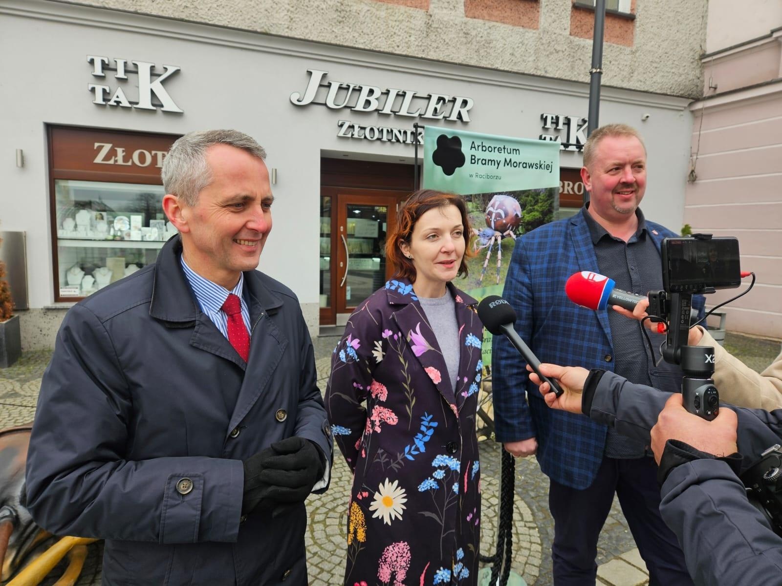 Zdjęcie w galerii na portalu naszraciborz.pl: Mali mieszkańcy Arboretum w makro skali wiadomości z regionu