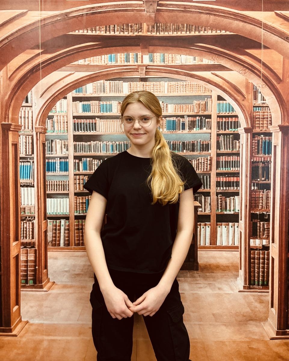 Zdjęcie w galerii na portalu naszraciborz.pl: Malowanie poezją. Wyróżnienie dla Hani wiadomości z regionu