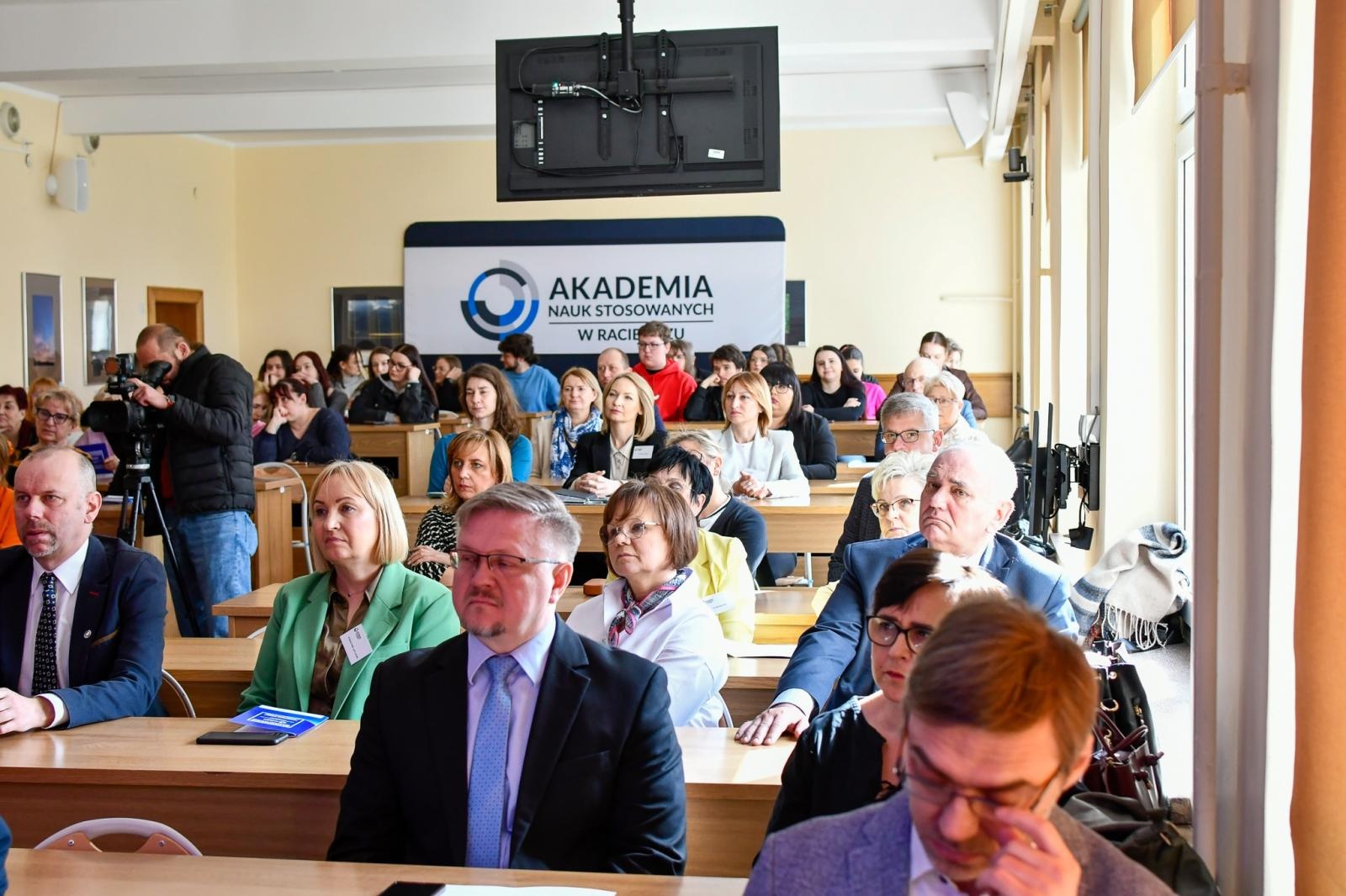 Zdjęcie w galerii na portalu naszraciborz.pl: XVII Raciborskie Seminarium Pedagogiczne wiadomości z regionu