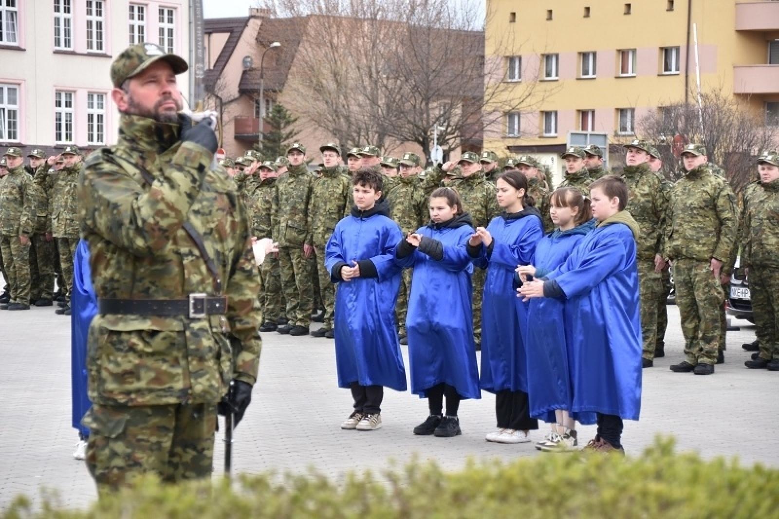 Zdjęcie w galerii na portalu naszraciborz.pl: Śląski Oddział Straży Granicznej w Raciborzu świętuje urodziny patrona wiadomości z regionu