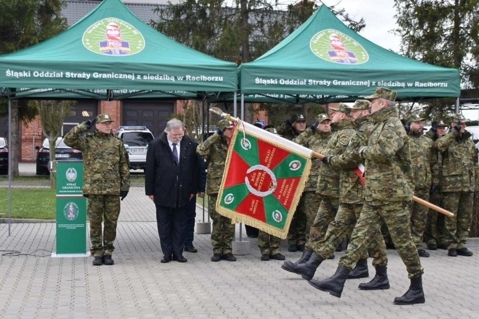 Zdjęcie w galerii na portalu naszraciborz.pl: Śląski Oddział Straży Granicznej w Raciborzu świętuje urodziny patrona wiadomości z regionu