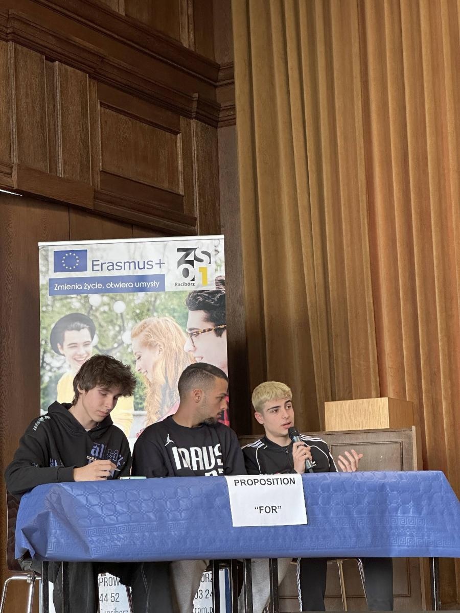 Zdjęcie w galerii na portalu naszraciborz.pl: Woman can do it. Erasmus w ZSO nr 1 wiadomości z regionu