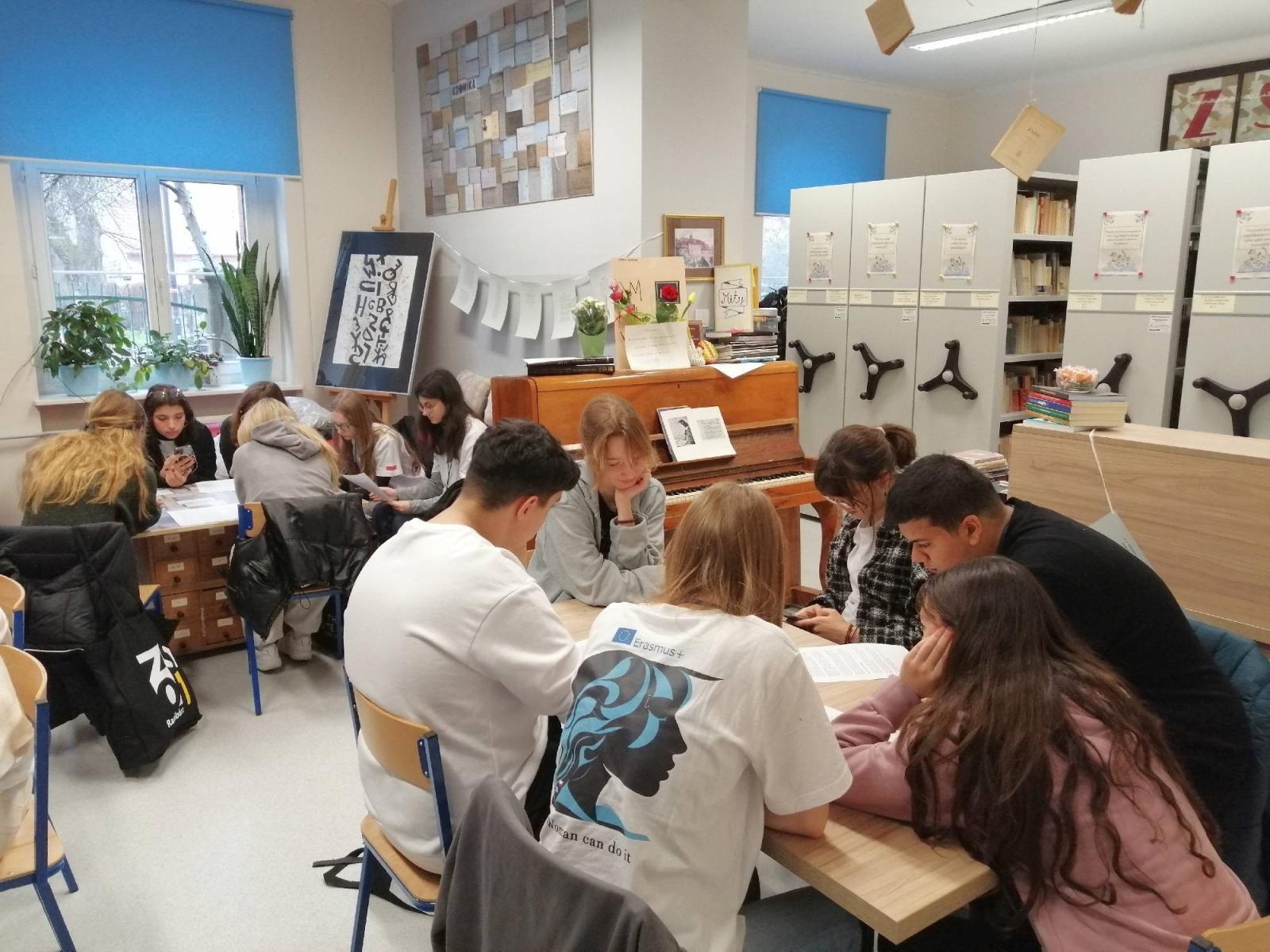 Zdjęcie w galerii na portalu naszraciborz.pl: Woman can do it. Erasmus w ZSO nr 1 wiadomości z regionu