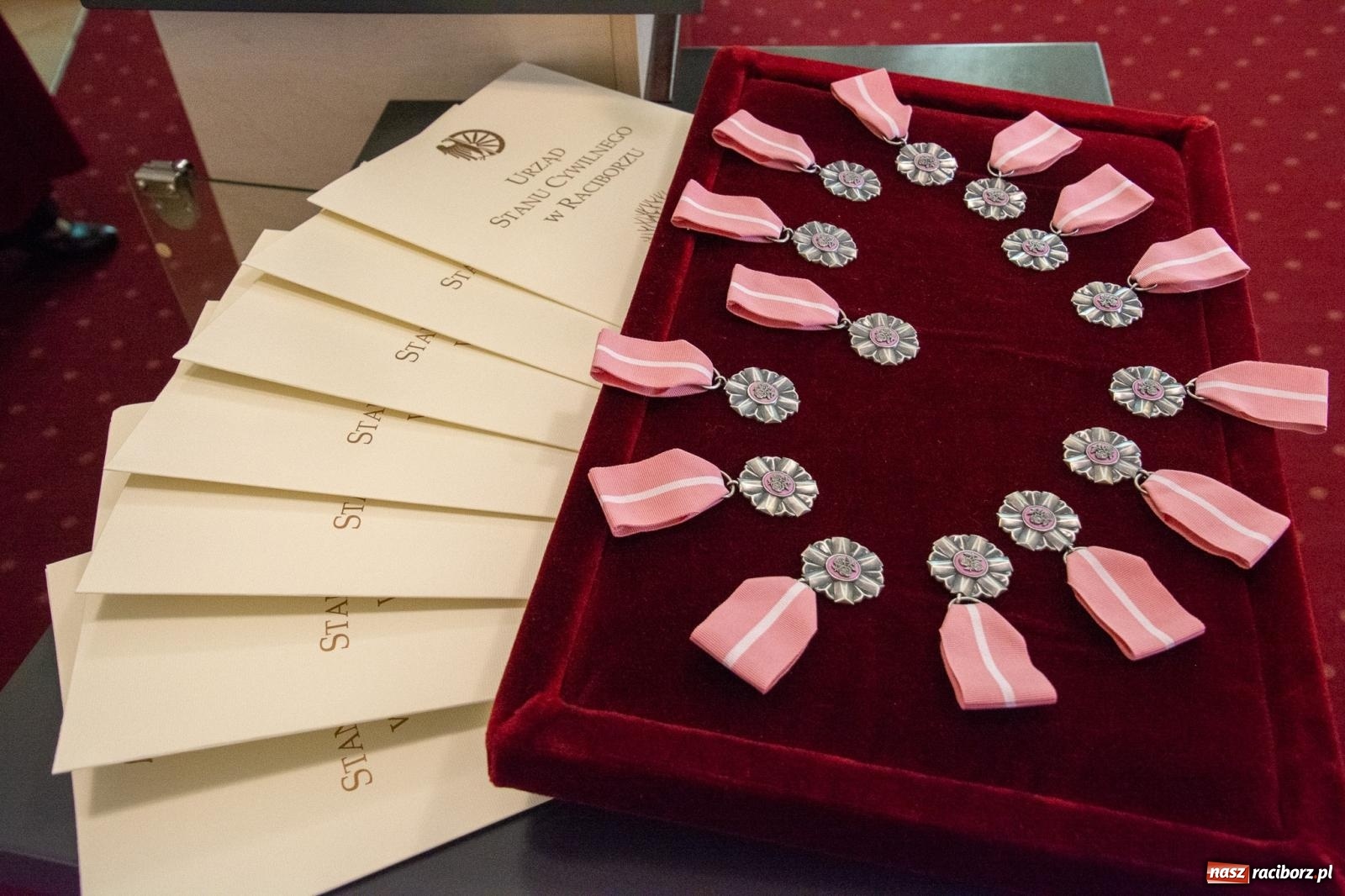 Zdjęcie w galerii na portalu naszraciborz.pl: Złote gody w raciborskim USC. Świętuje siedem par [FOTO i WIDEO] wiadomości z regionu