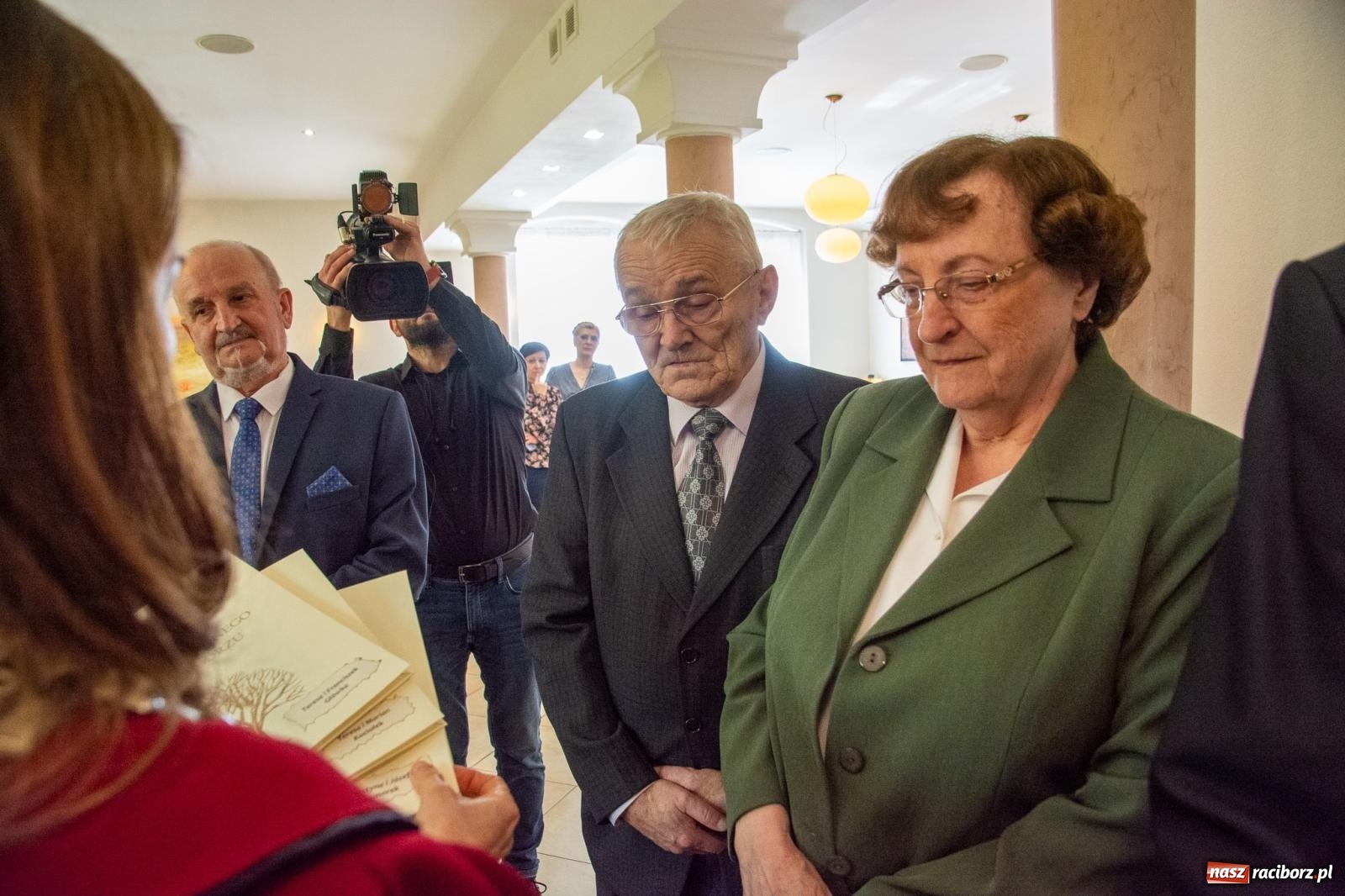 Zdjęcie w galerii na portalu naszraciborz.pl: Złote gody w raciborskim USC. Świętuje siedem par [FOTO i WIDEO] wiadomości z regionu