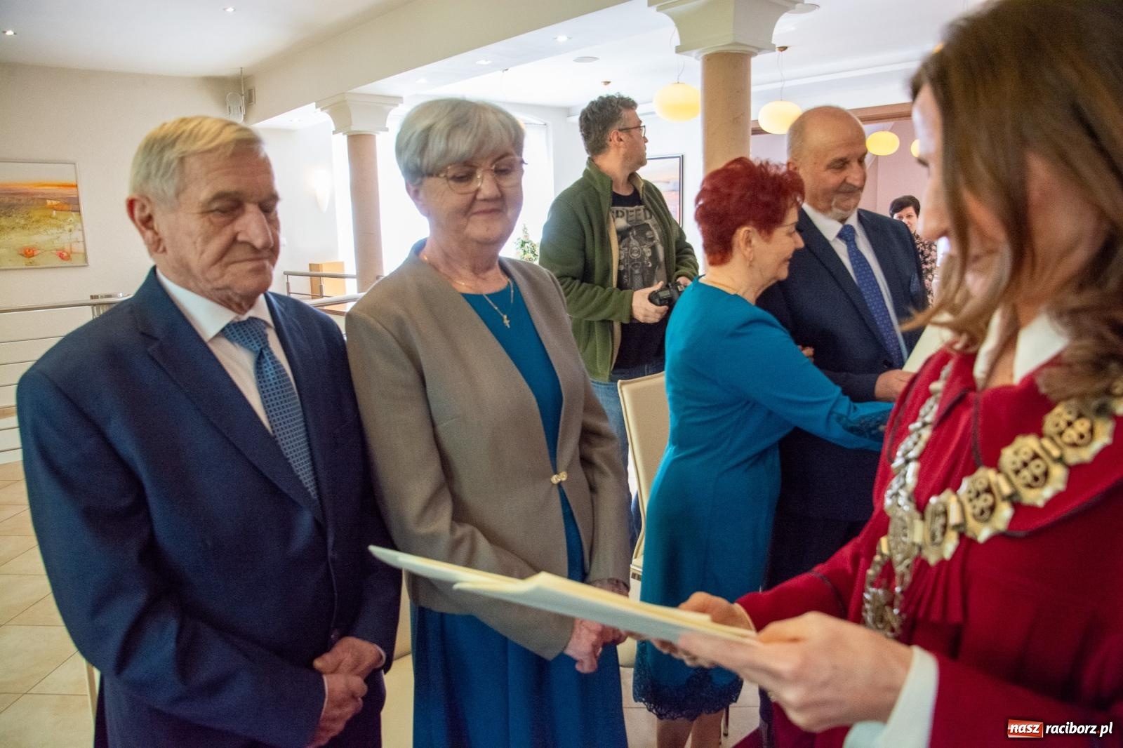 Zdjęcie w galerii na portalu naszraciborz.pl: Złote gody w raciborskim USC. Świętuje siedem par [FOTO i WIDEO] wiadomości z regionu