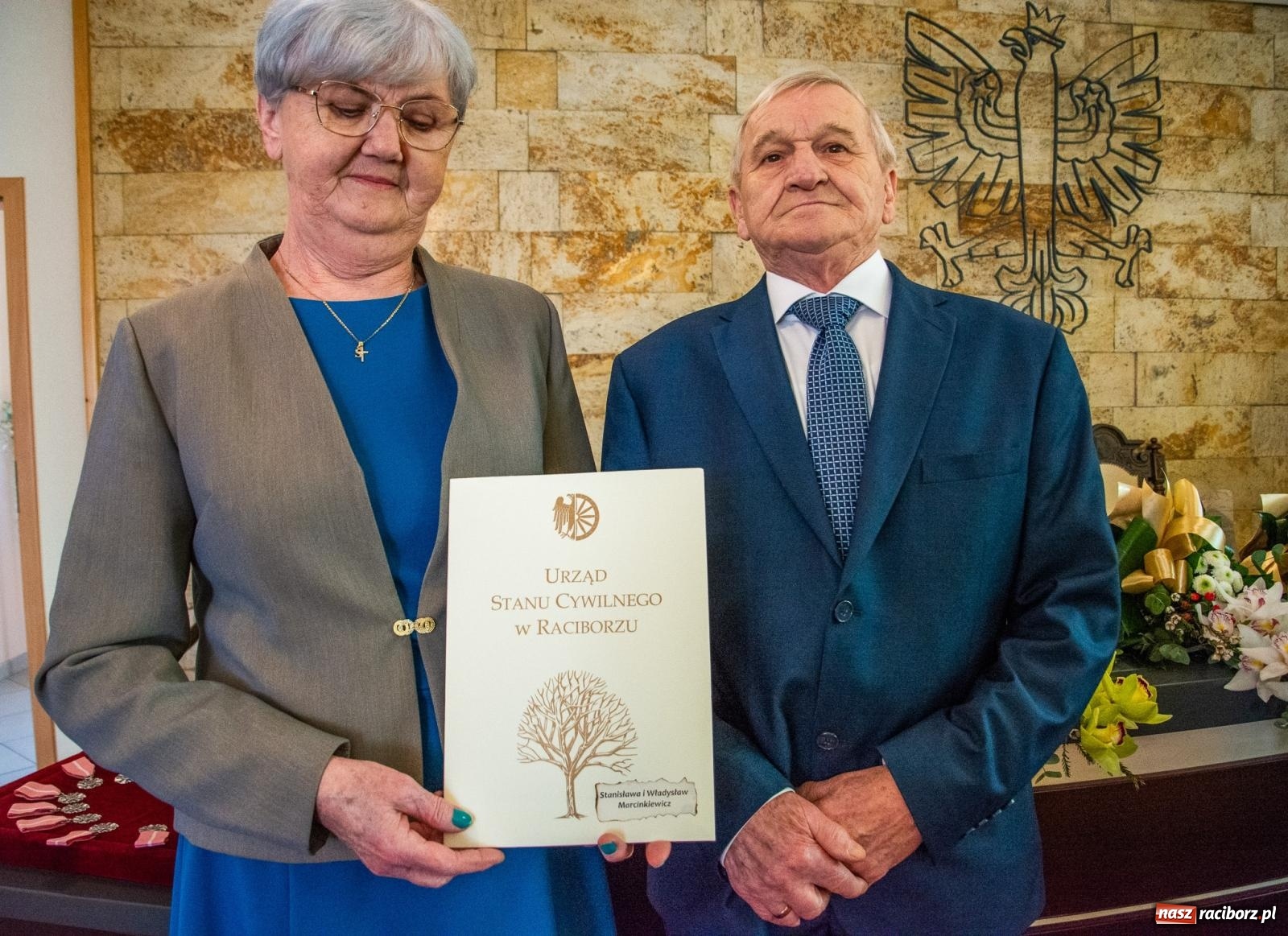 Zdjęcie w galerii na portalu naszraciborz.pl: Złote gody w raciborskim USC. Świętuje siedem par [FOTO i WIDEO] wiadomości z regionu