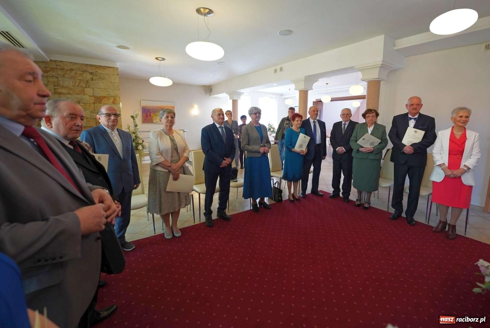 Zdjęcie w galerii na portalu naszraciborz.pl: Złote gody w raciborskim USC. Świętuje siedem par [FOTO i WIDEO] wiadomości z regionu