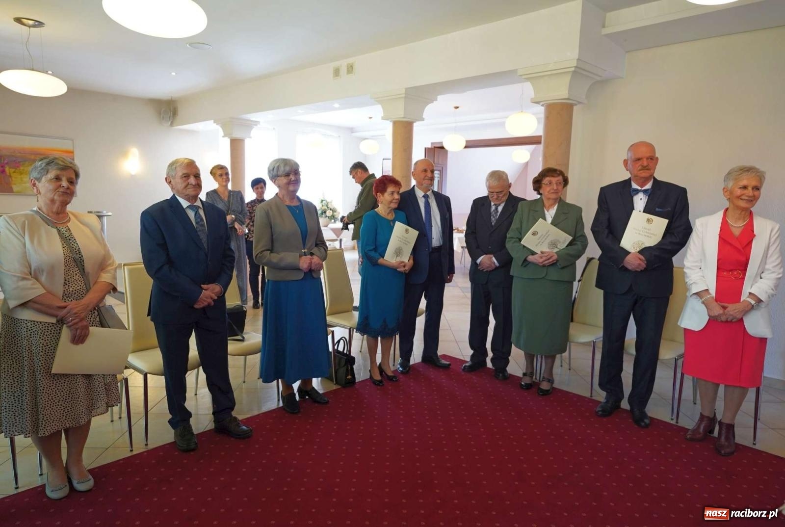 Zdjęcie w galerii na portalu naszraciborz.pl: Złote gody w raciborskim USC. Świętuje siedem par [FOTO i WIDEO] wiadomości z regionu