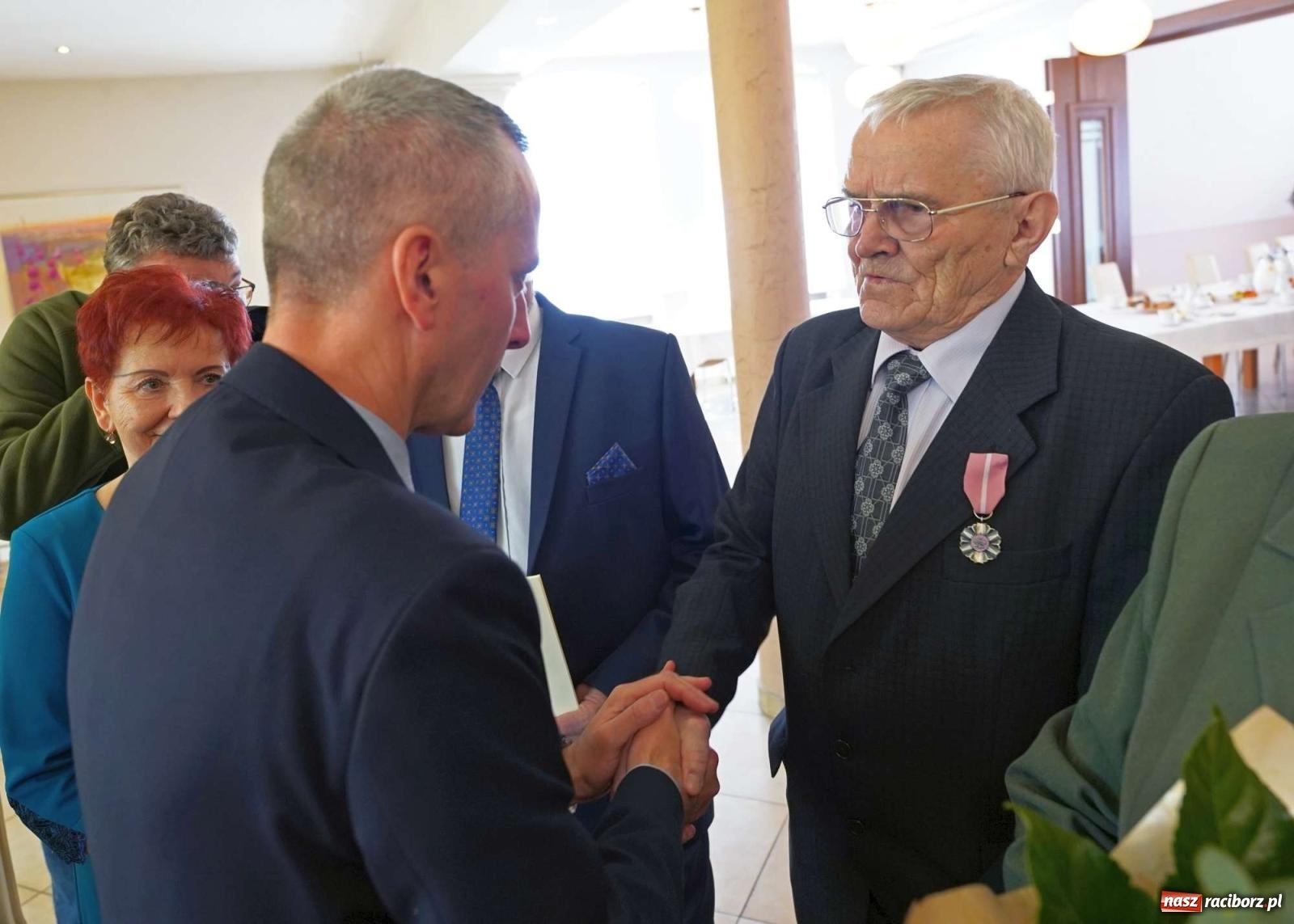 Zdjęcie w galerii na portalu naszraciborz.pl: Złote gody w raciborskim USC. Świętuje siedem par [FOTO i WIDEO] wiadomości z regionu
