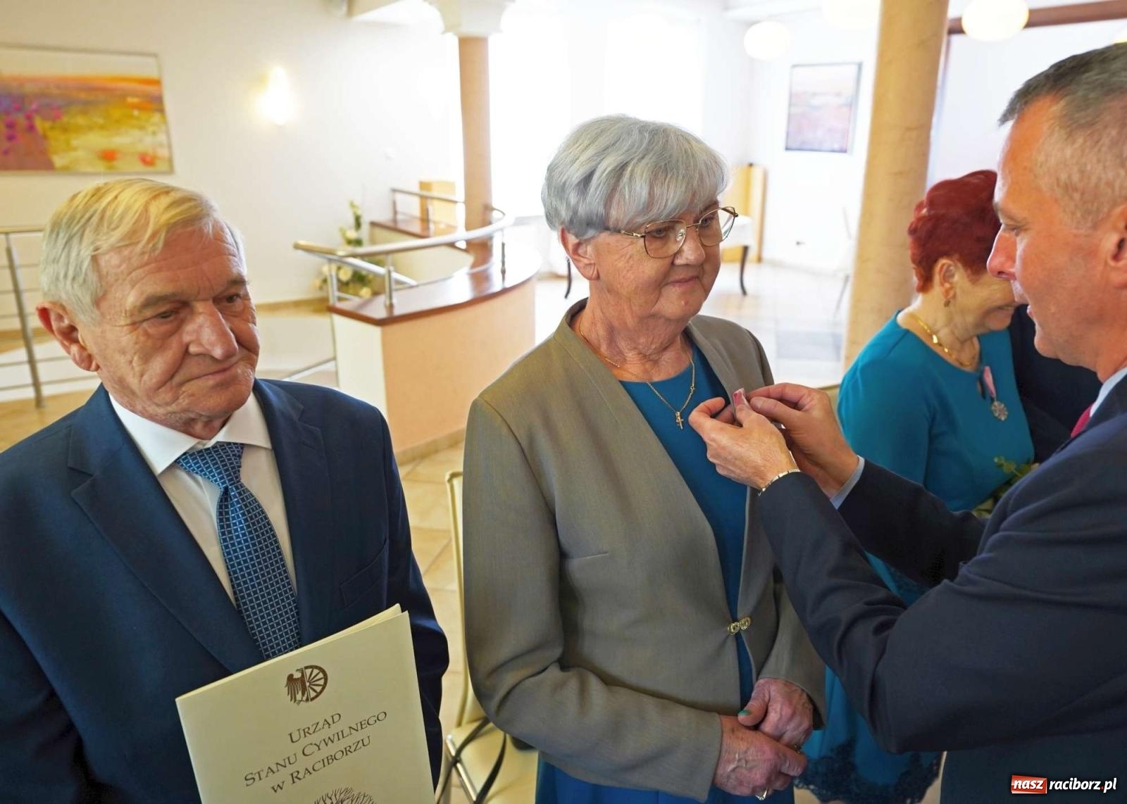 Zdjęcie w galerii na portalu naszraciborz.pl: Złote gody w raciborskim USC. Świętuje siedem par [FOTO i WIDEO] wiadomości z regionu