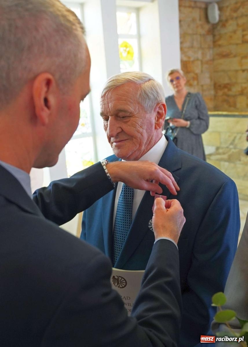 Zdjęcie w galerii na portalu naszraciborz.pl: Złote gody w raciborskim USC. Świętuje siedem par [FOTO i WIDEO] wiadomości z regionu