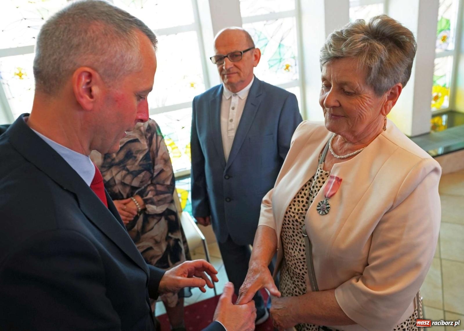 Zdjęcie w galerii na portalu naszraciborz.pl: Złote gody w raciborskim USC. Świętuje siedem par [FOTO i WIDEO] wiadomości z regionu