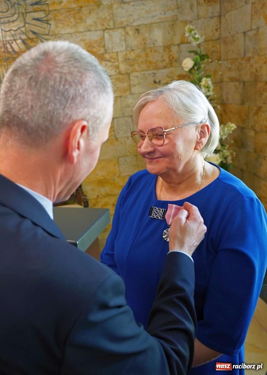 Zdjęcie w galerii na portalu naszraciborz.pl: Złote gody w raciborskim USC. Świętuje siedem par [FOTO i WIDEO] wiadomości z regionu