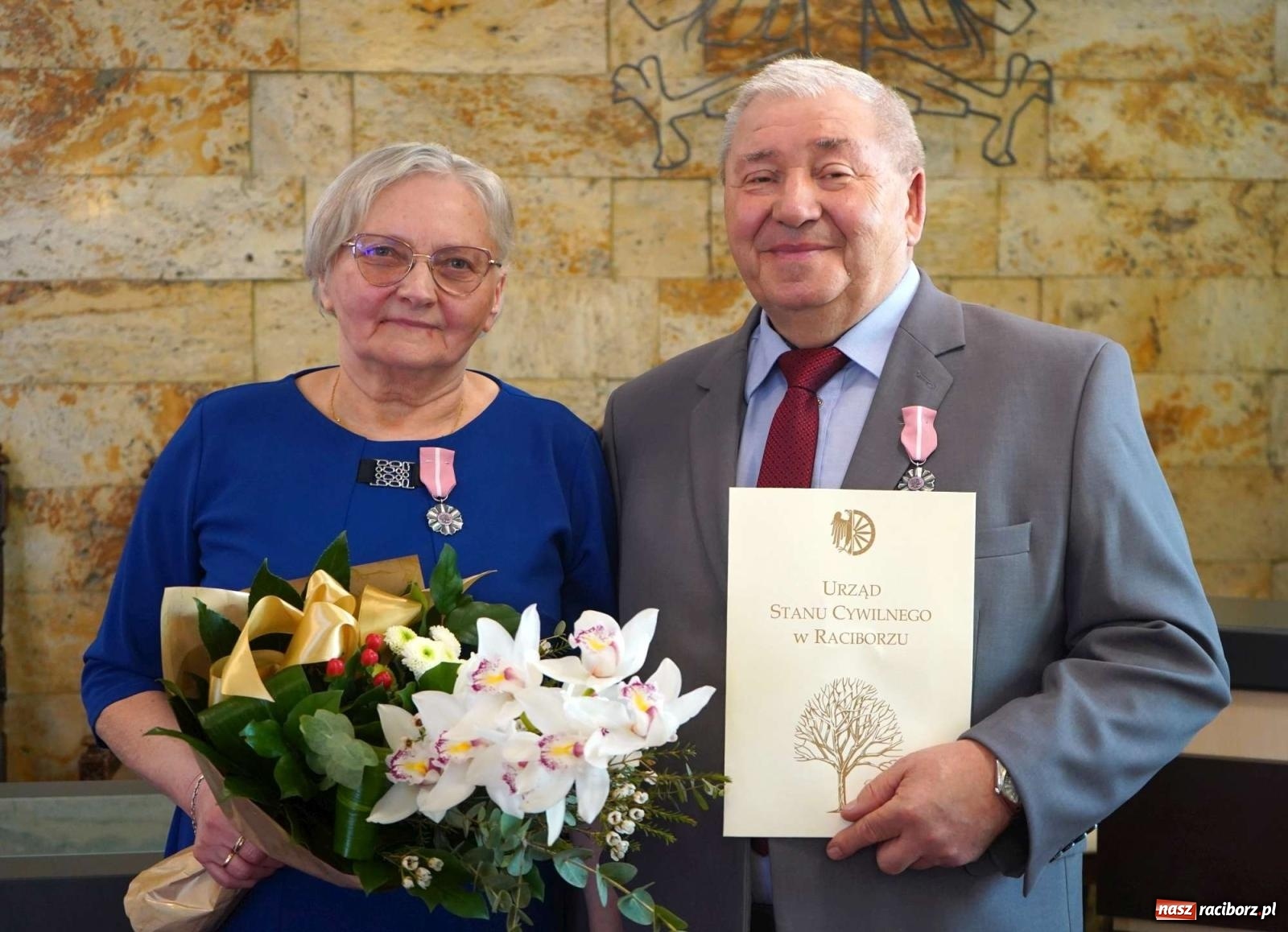 Zdjęcie w galerii na portalu naszraciborz.pl: Złote gody w raciborskim USC. Świętuje siedem par [FOTO i WIDEO] wiadomości z regionu
