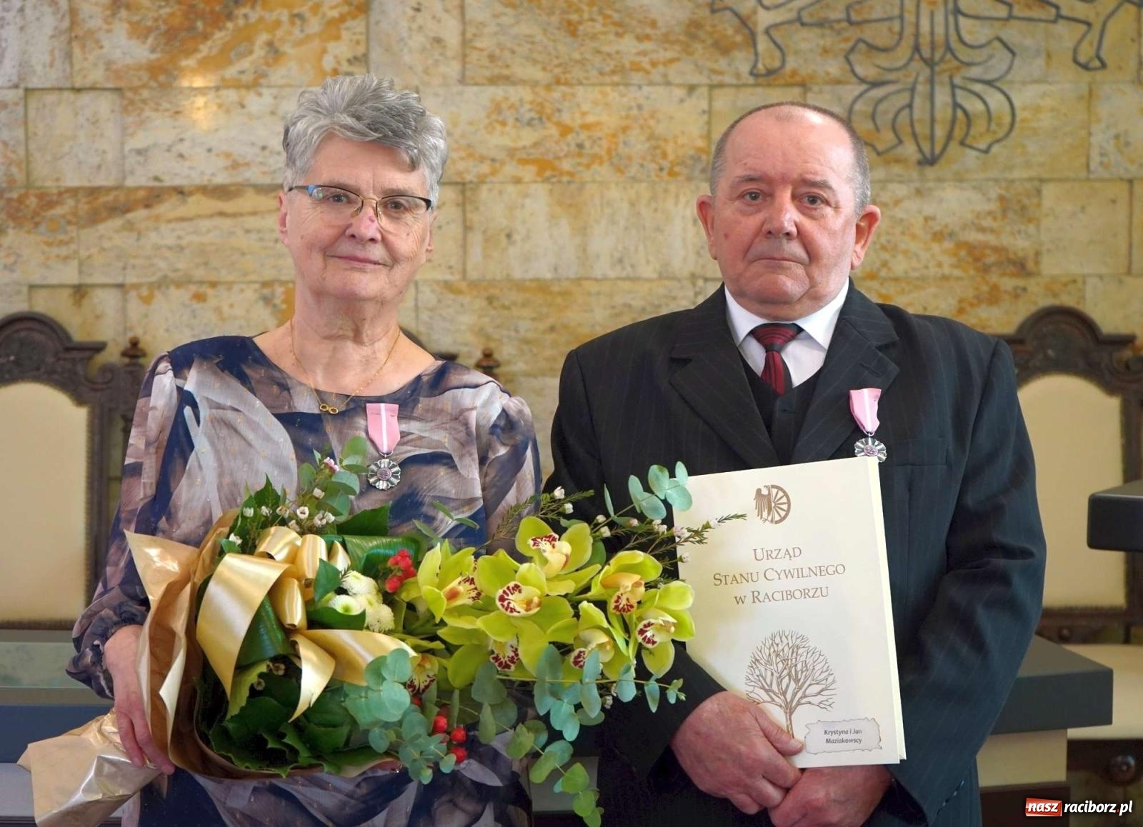 Zdjęcie w galerii na portalu naszraciborz.pl: Złote gody w raciborskim USC. Świętuje siedem par [FOTO i WIDEO] wiadomości z regionu