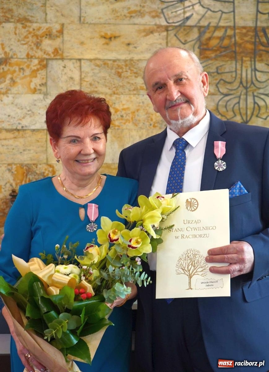 Zdjęcie w galerii na portalu naszraciborz.pl: Złote gody w raciborskim USC. Świętuje siedem par [FOTO i WIDEO] wiadomości z regionu
