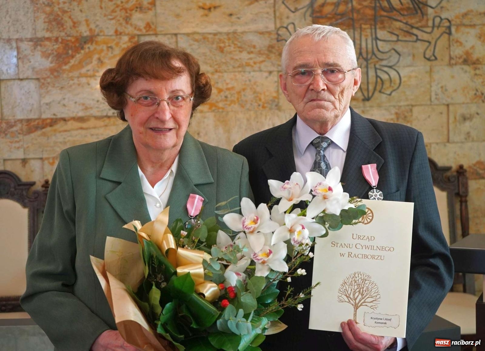 Zdjęcie w galerii na portalu naszraciborz.pl: Złote gody w raciborskim USC. Świętuje siedem par [FOTO i WIDEO] wiadomości z regionu