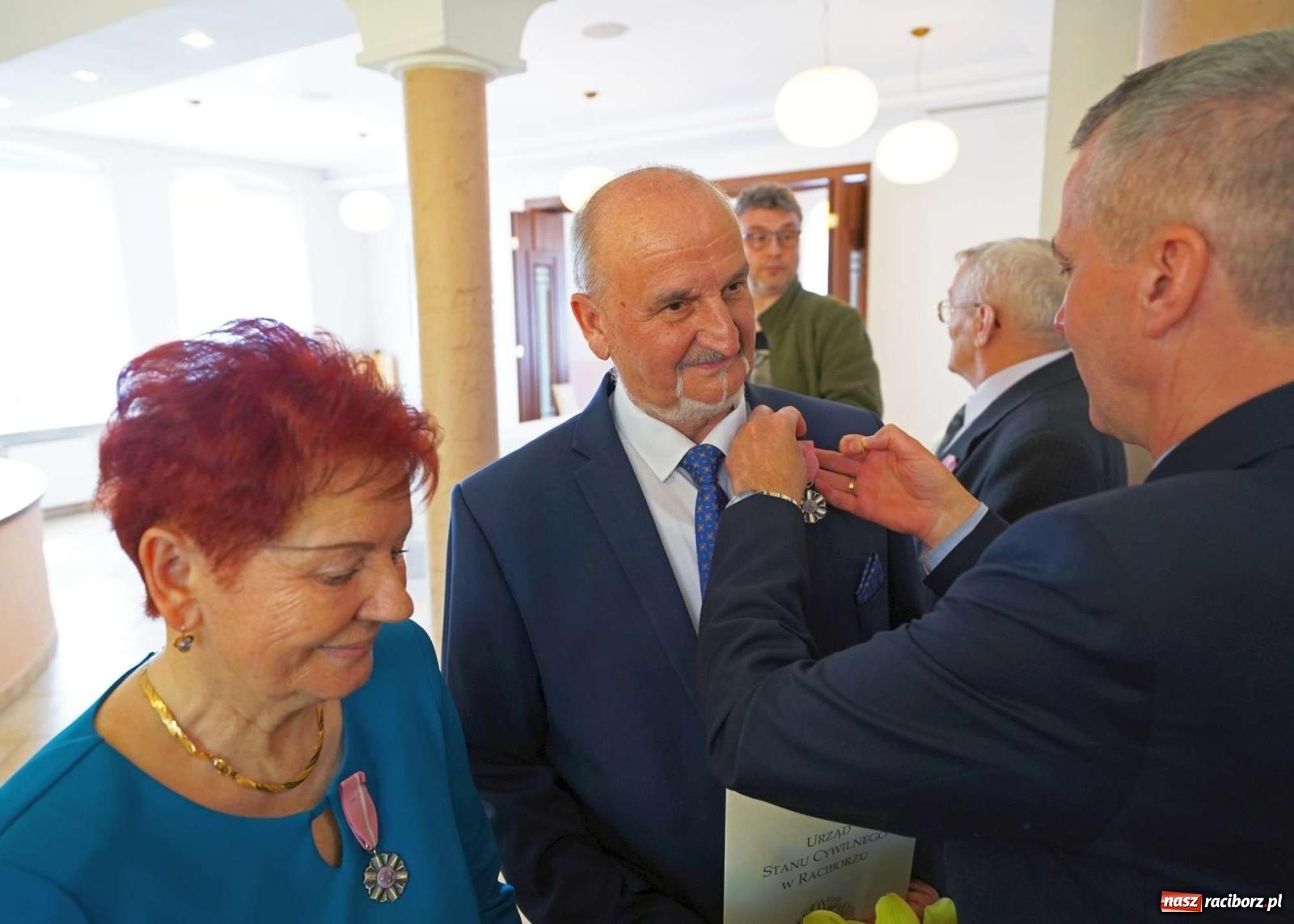 Zdjęcie w galerii na portalu naszraciborz.pl: Złote gody w raciborskim USC. Świętuje siedem par [FOTO i WIDEO] wiadomości z regionu