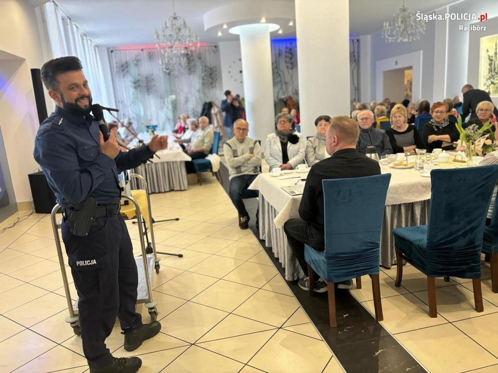 Zdjęcie w galerii na portalu naszraciborz.pl: Raciborscy policjanci w projekcie Bądź Pro-Zdro wiadomości z regionu