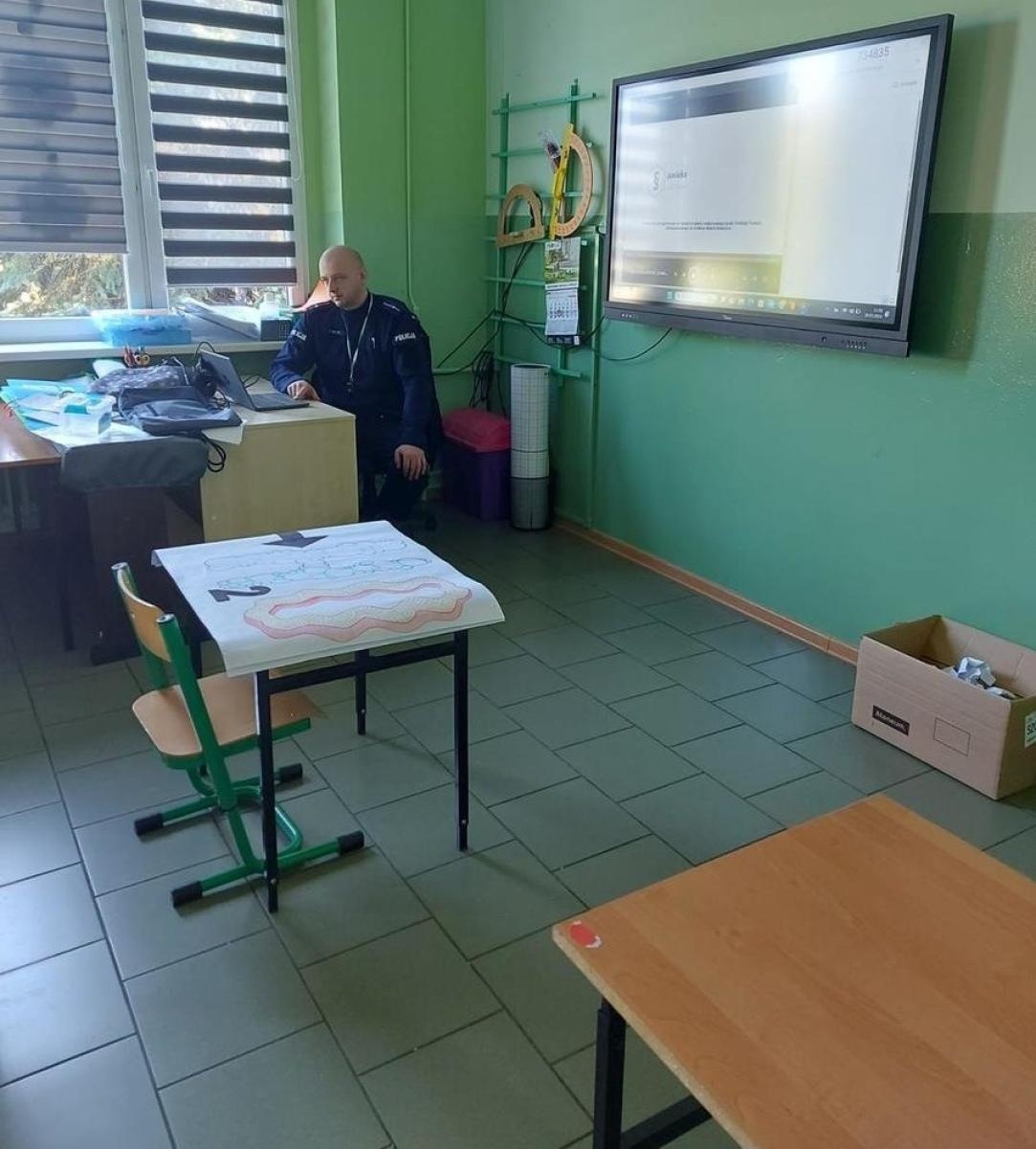 Zdjęcie w galerii na portalu naszraciborz.pl: Odpowiedzialność prawna nieletnich. Policyjna pogadanka w Borucinie i Krzyżanowicach wiadomości z regionu