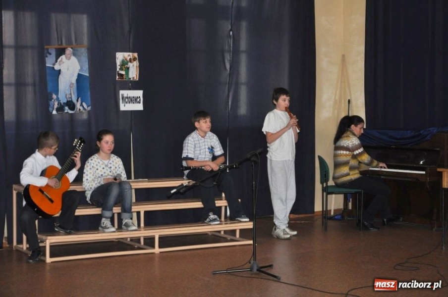 Zdjęcie w galerii na portalu naszraciborz.pl: Zawiózł go na konklawe i tam zostawił wiadomości z regionu