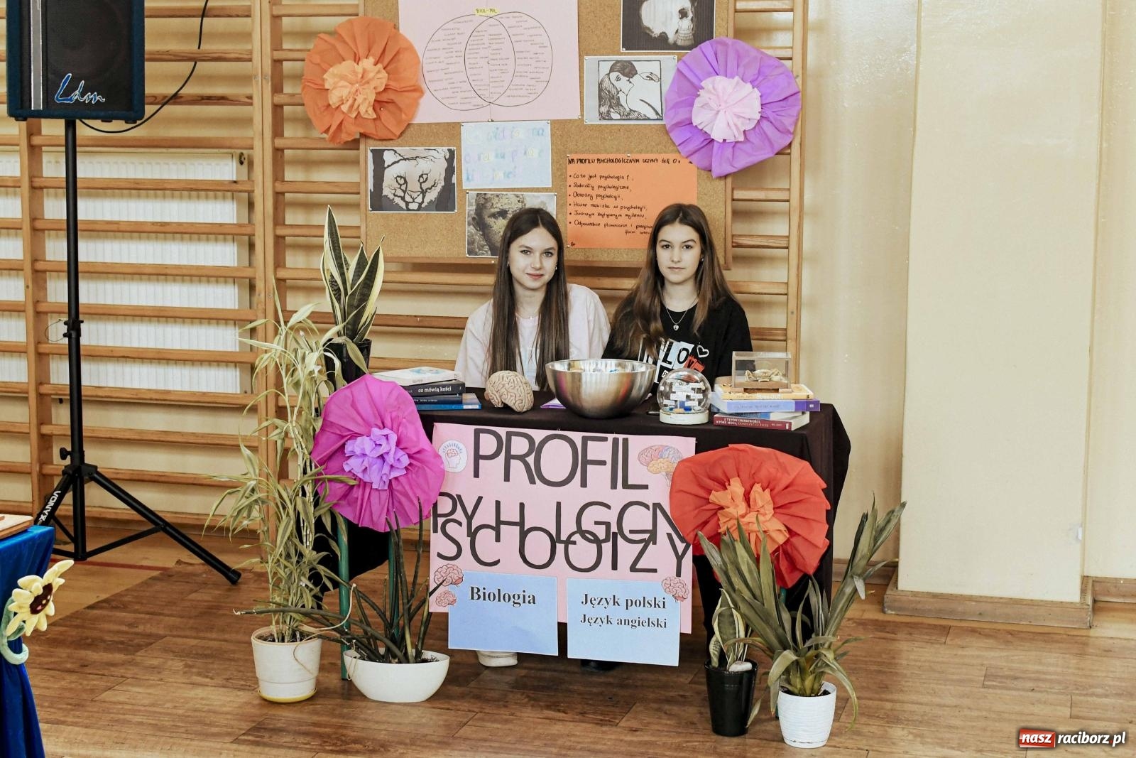 Zdjęcie w galerii na portalu naszraciborz.pl: W II LO stawiają na pozytywną atmosferę [FOTO] wiadomości z regionu