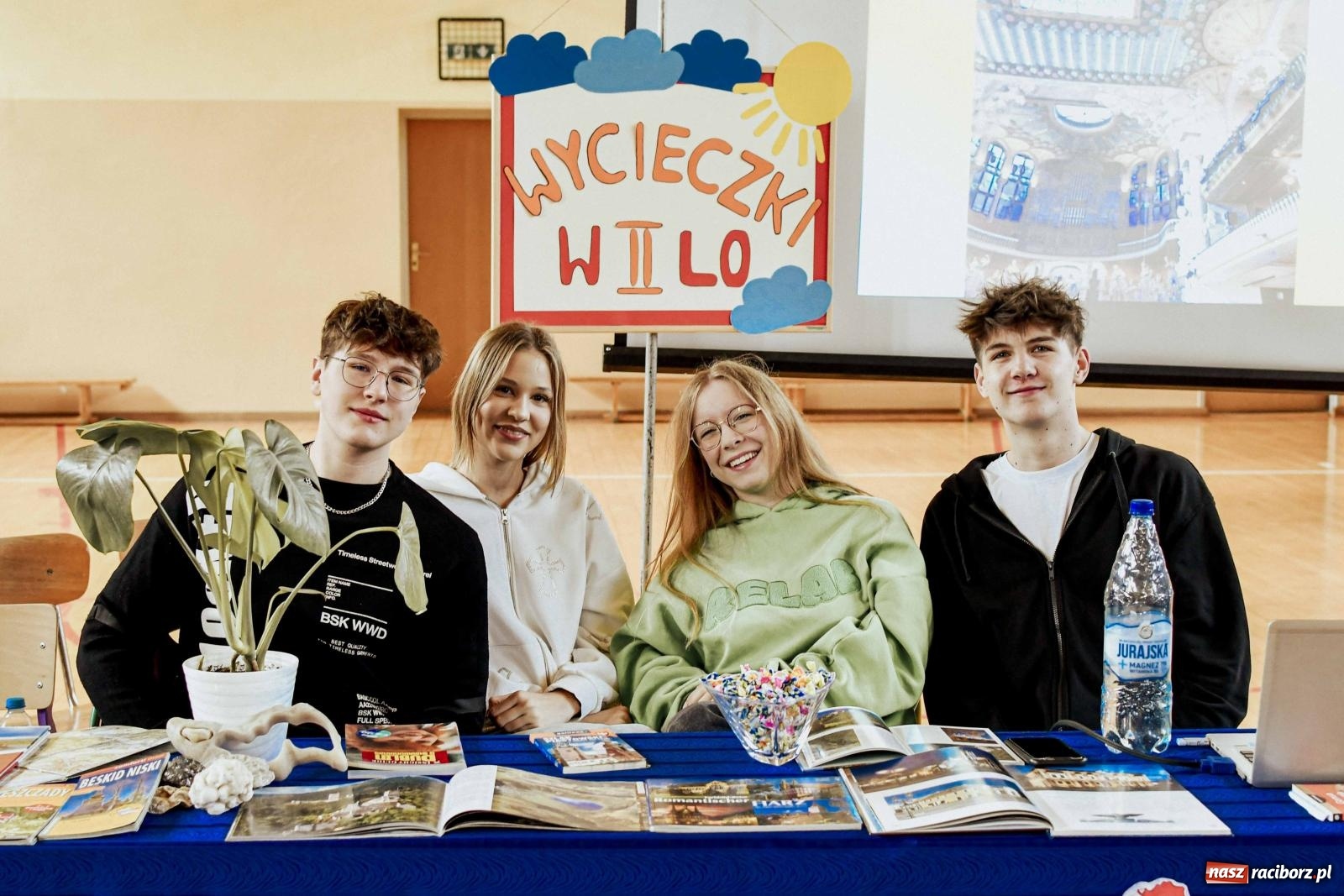 Zdjęcie w galerii na portalu naszraciborz.pl: W II LO stawiają na pozytywną atmosferę [FOTO] wiadomości z regionu