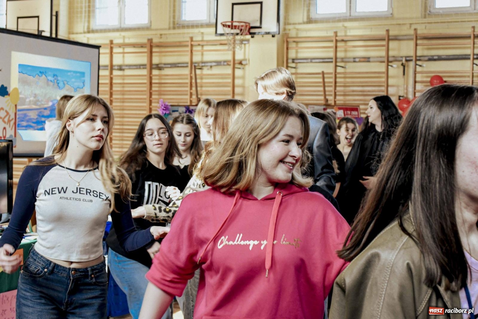 Zdjęcie w galerii na portalu naszraciborz.pl: W II LO stawiają na pozytywną atmosferę [FOTO] wiadomości z regionu