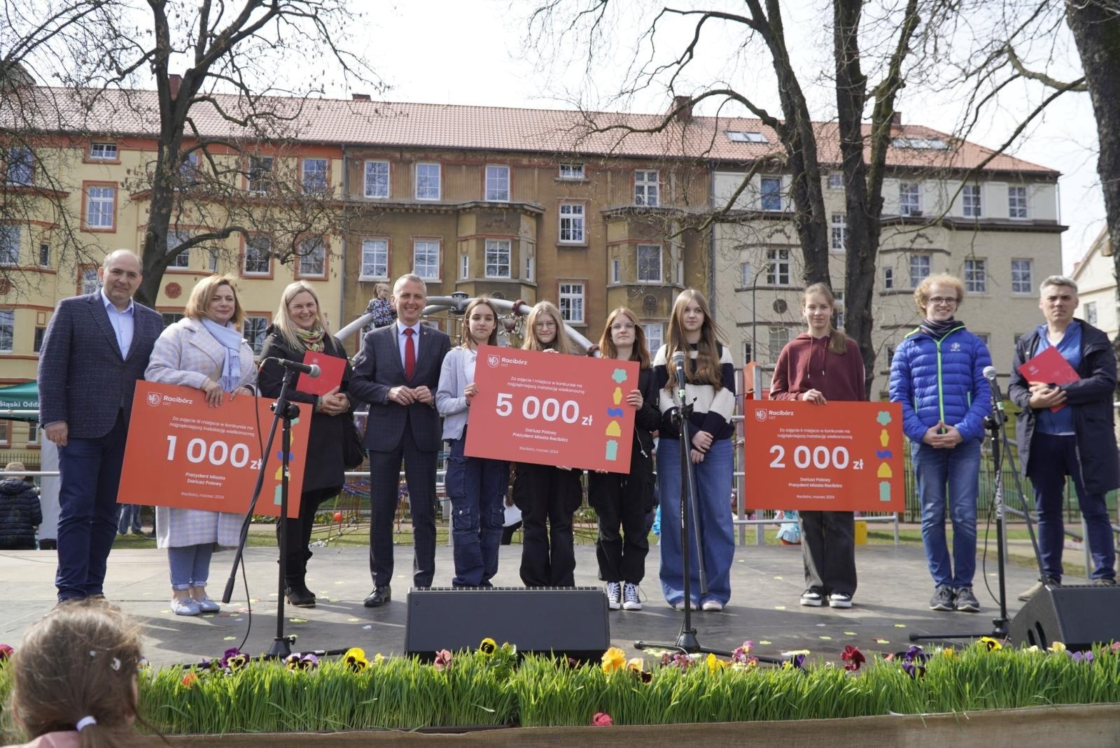 Zdjęcie w galerii na portalu naszraciborz.pl: Piknik na powitanie wiosny w parku Jordanowskim [FOTO i WIDEO] wiadomości z regionu