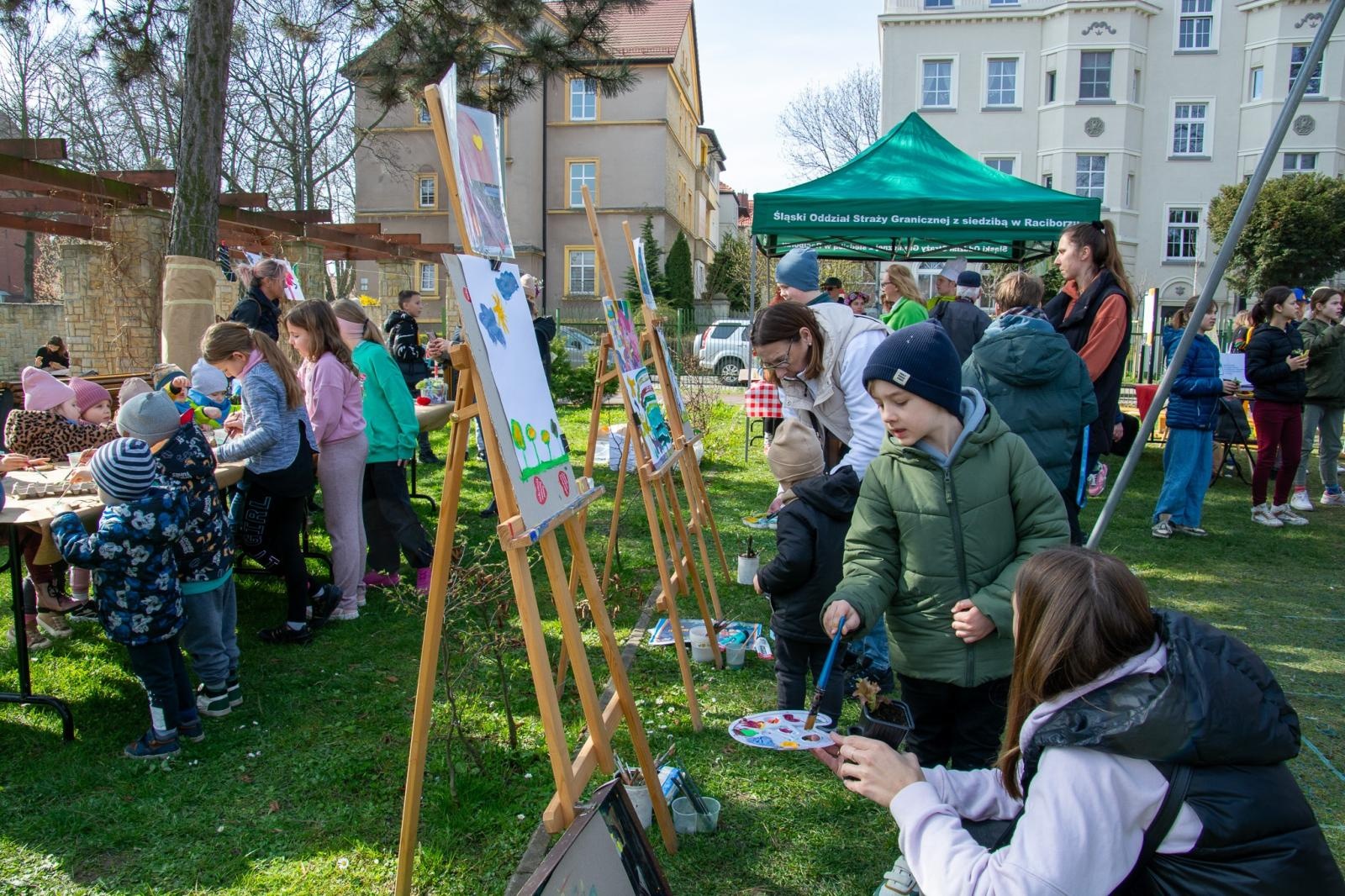 Zdjęcie w galerii na portalu naszraciborz.pl: Piknik na powitanie wiosny w parku Jordanowskim [FOTO i WIDEO] wiadomości z regionu