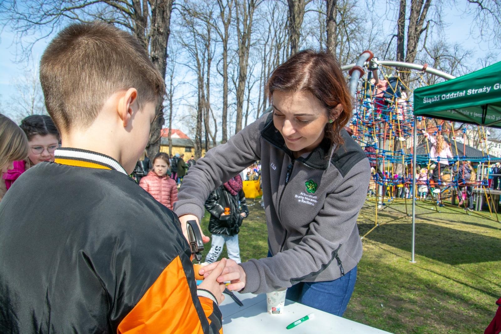 Zdjęcie w galerii na portalu naszraciborz.pl: Piknik na powitanie wiosny w parku Jordanowskim [FOTO i WIDEO] wiadomości z regionu