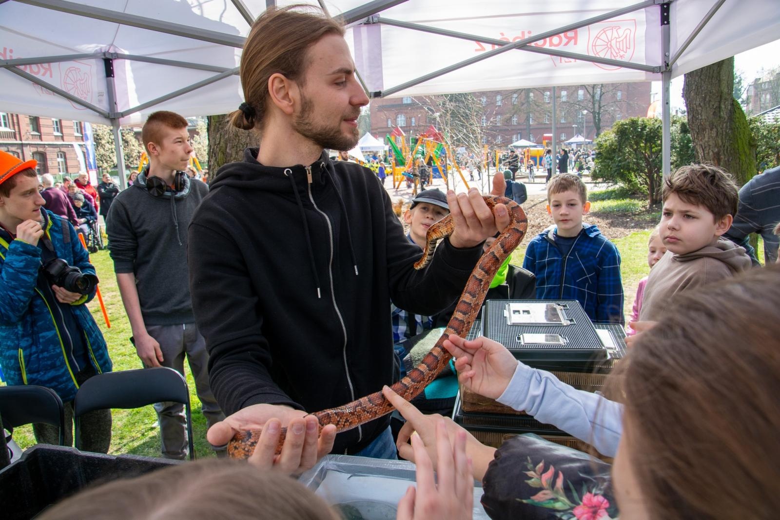 Zdjęcie w galerii na portalu naszraciborz.pl: Piknik na powitanie wiosny w parku Jordanowskim [FOTO i WIDEO] wiadomości z regionu