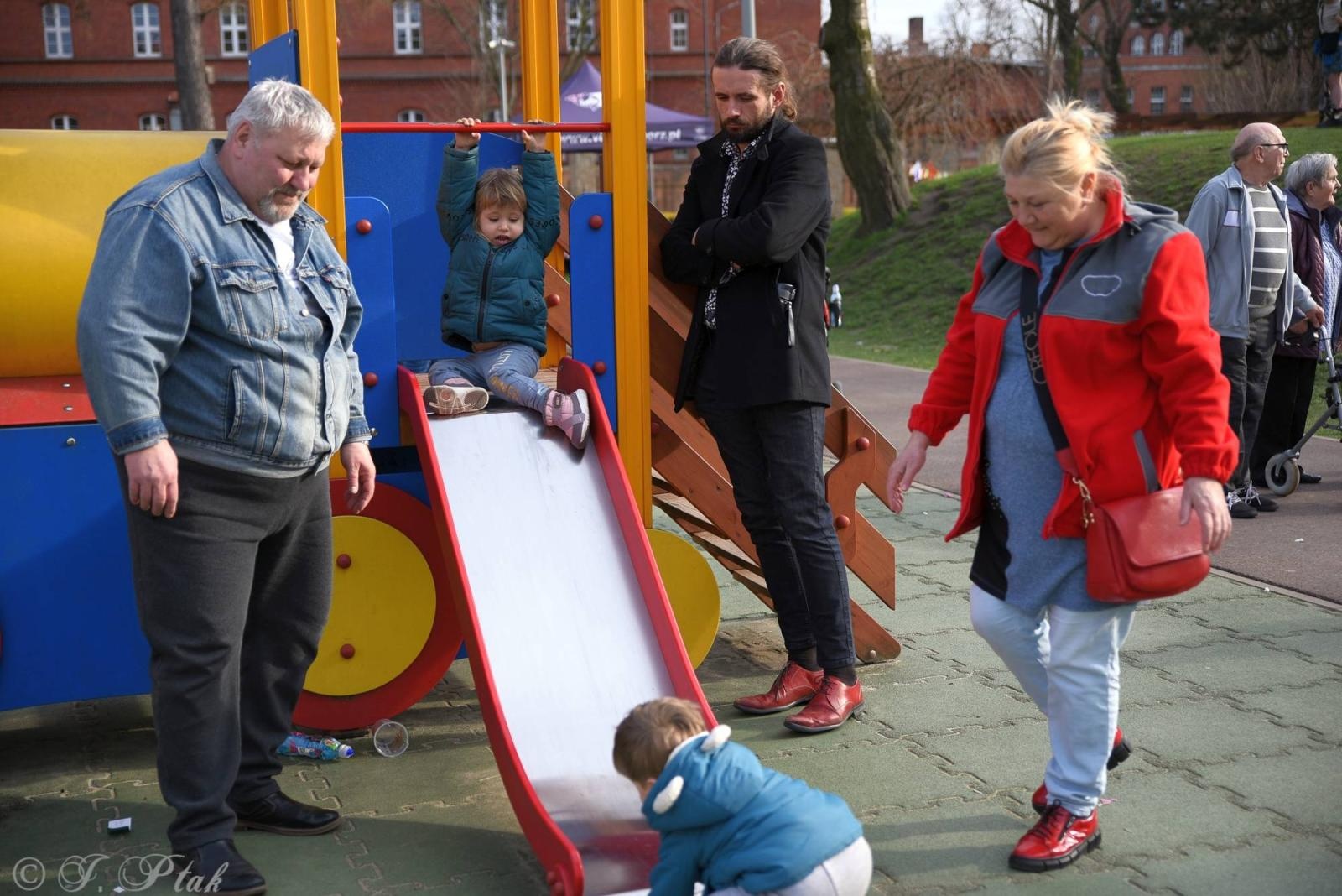 Zdjęcie w galerii na portalu naszraciborz.pl: Piknik na powitanie wiosny w parku Jordanowskim [FOTO i WIDEO] wiadomości z regionu