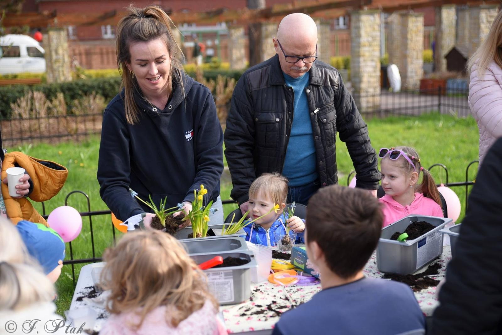 Zdjęcie w galerii na portalu naszraciborz.pl: Piknik na powitanie wiosny w parku Jordanowskim [FOTO i WIDEO] wiadomości z regionu