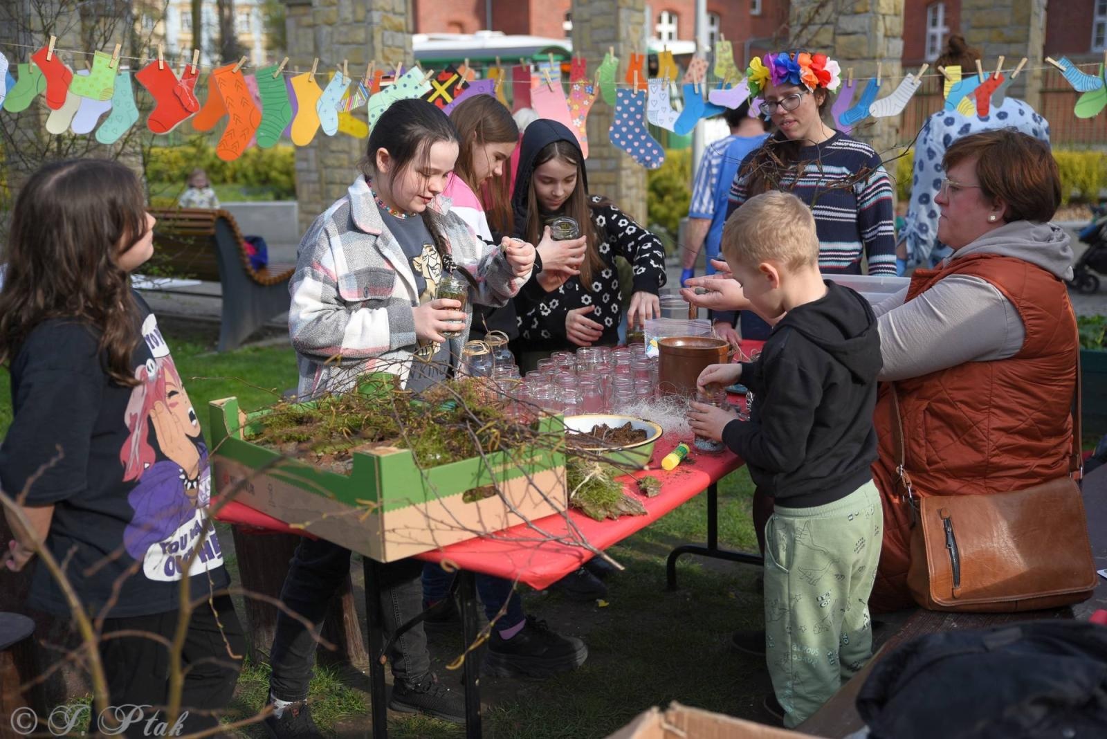 Zdjęcie w galerii na portalu naszraciborz.pl: Piknik na powitanie wiosny w parku Jordanowskim [FOTO i WIDEO] wiadomości z regionu