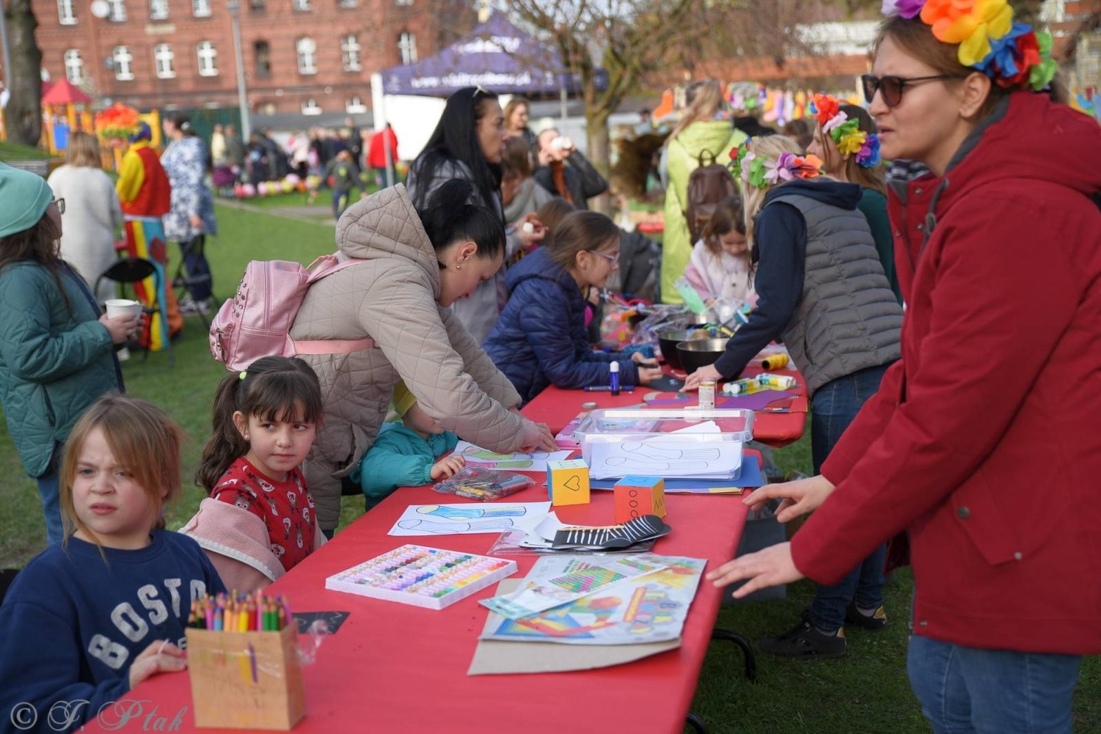 Zdjęcie w galerii na portalu naszraciborz.pl: Piknik na powitanie wiosny w parku Jordanowskim [FOTO i WIDEO] wiadomości z regionu