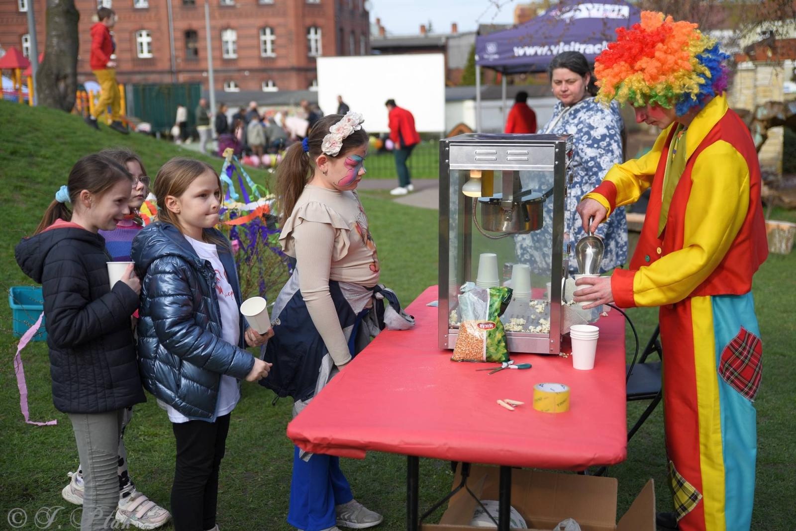 Zdjęcie w galerii na portalu naszraciborz.pl: Piknik na powitanie wiosny w parku Jordanowskim [FOTO i WIDEO] wiadomości z regionu