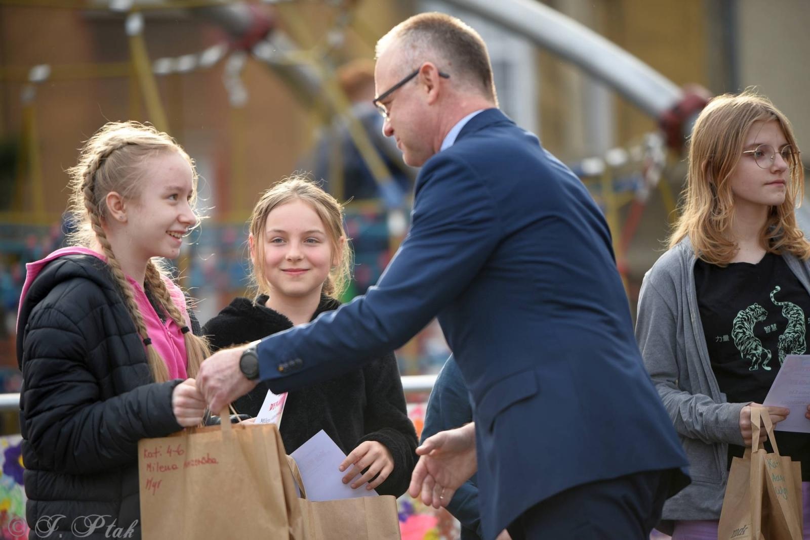 Zdjęcie w galerii na portalu naszraciborz.pl: Piknik na powitanie wiosny w parku Jordanowskim [FOTO i WIDEO] wiadomości z regionu