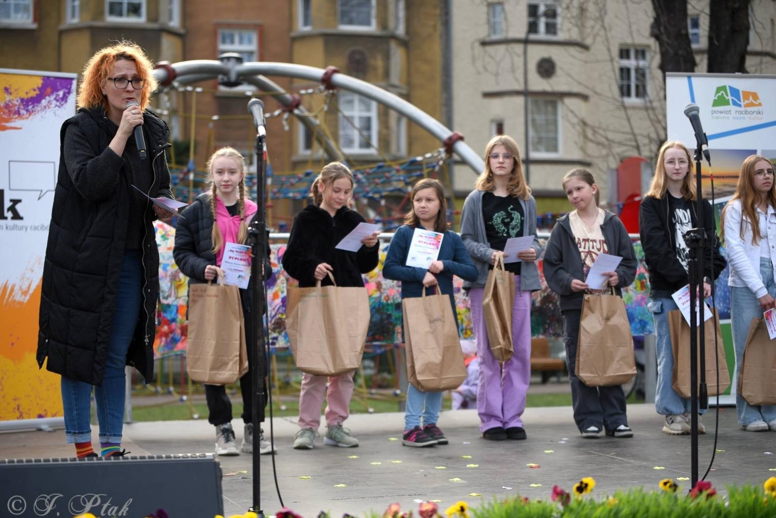 Zdjęcie w galerii na portalu naszraciborz.pl: Piknik na powitanie wiosny w parku Jordanowskim [FOTO i WIDEO] wiadomości z regionu