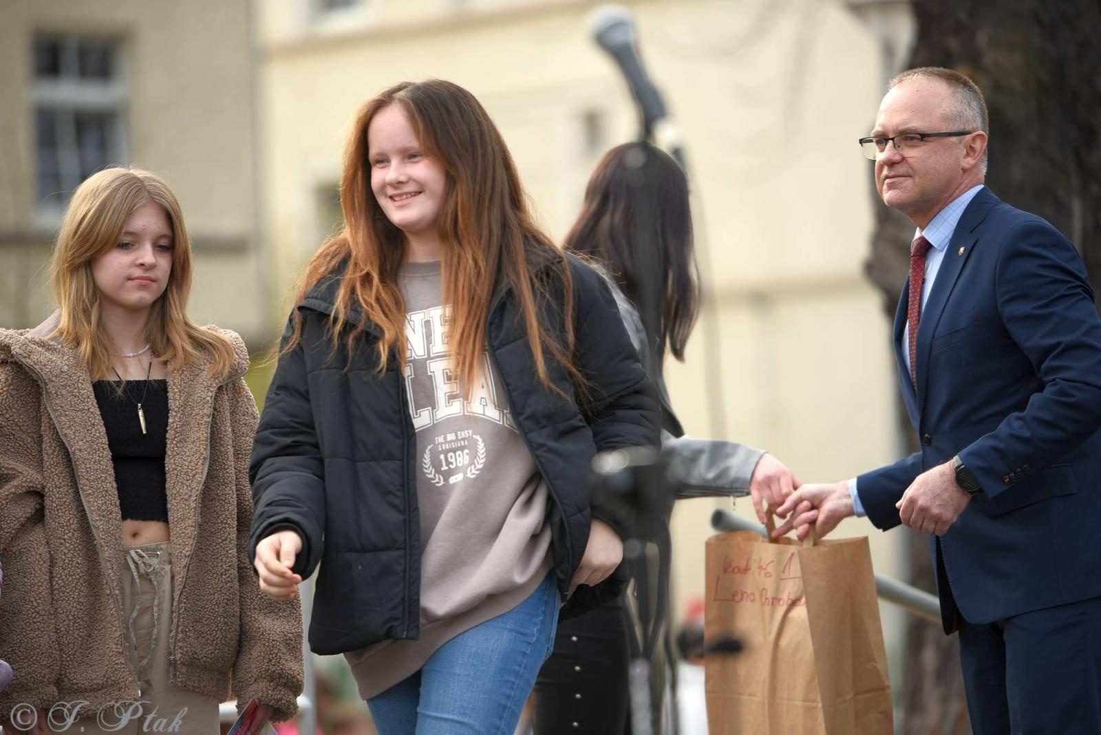 Zdjęcie w galerii na portalu naszraciborz.pl: Piknik na powitanie wiosny w parku Jordanowskim [FOTO i WIDEO] wiadomości z regionu