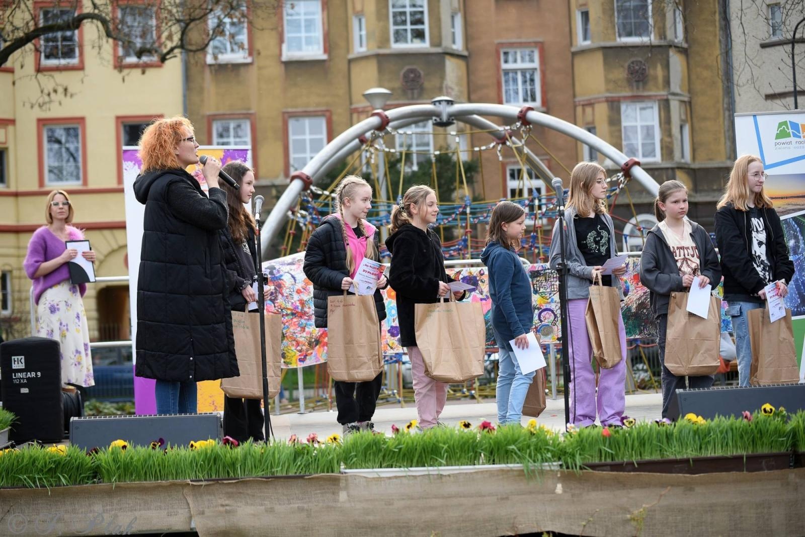 Zdjęcie w galerii na portalu naszraciborz.pl: Piknik na powitanie wiosny w parku Jordanowskim [FOTO i WIDEO] wiadomości z regionu