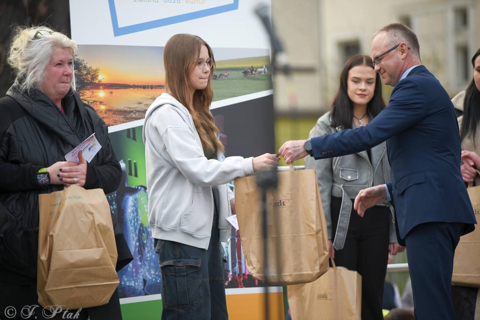 Zdjęcie w galerii na portalu naszraciborz.pl: Piknik na powitanie wiosny w parku Jordanowskim [FOTO i WIDEO] wiadomości z regionu