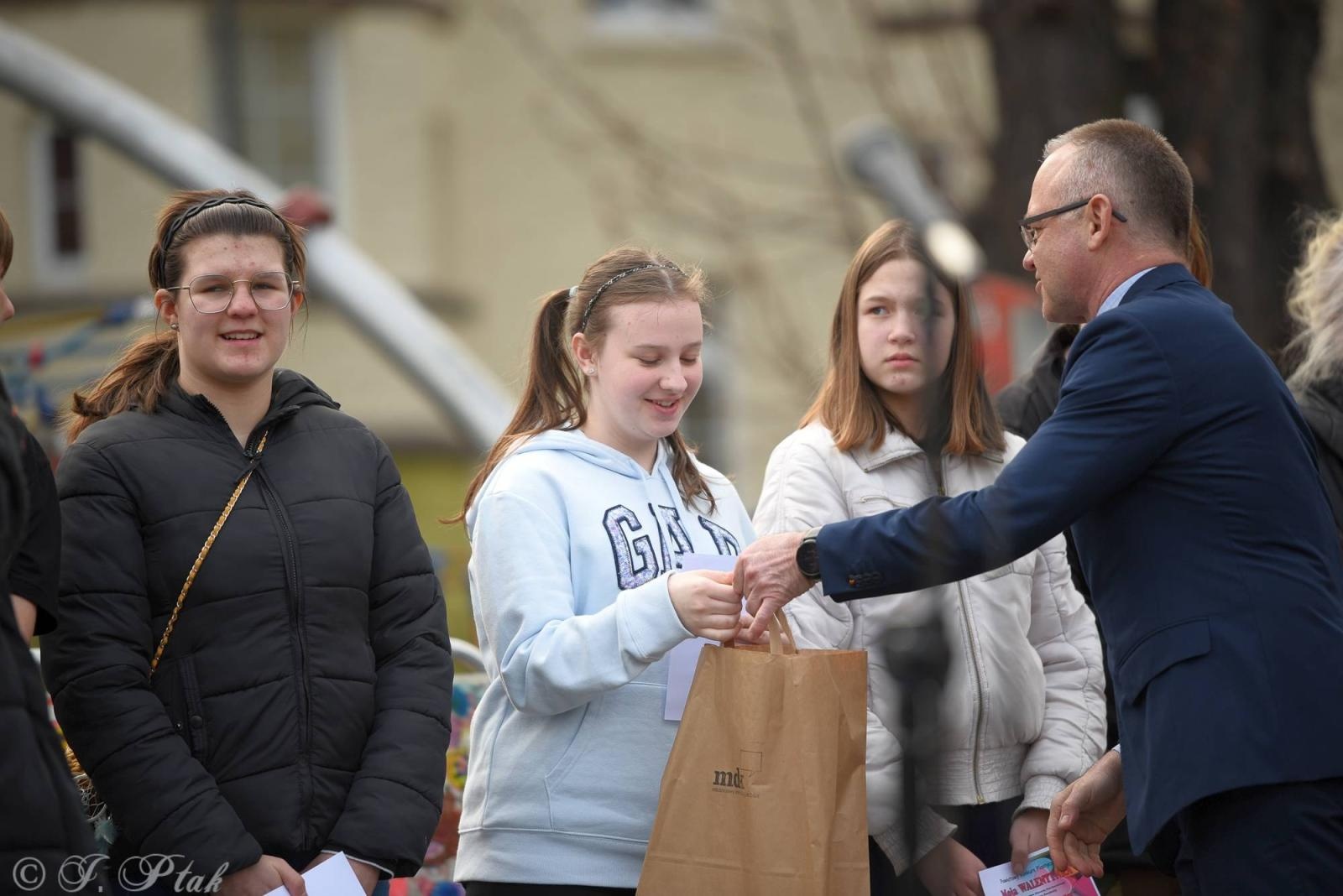 Zdjęcie w galerii na portalu naszraciborz.pl: Piknik na powitanie wiosny w parku Jordanowskim [FOTO i WIDEO] wiadomości z regionu
