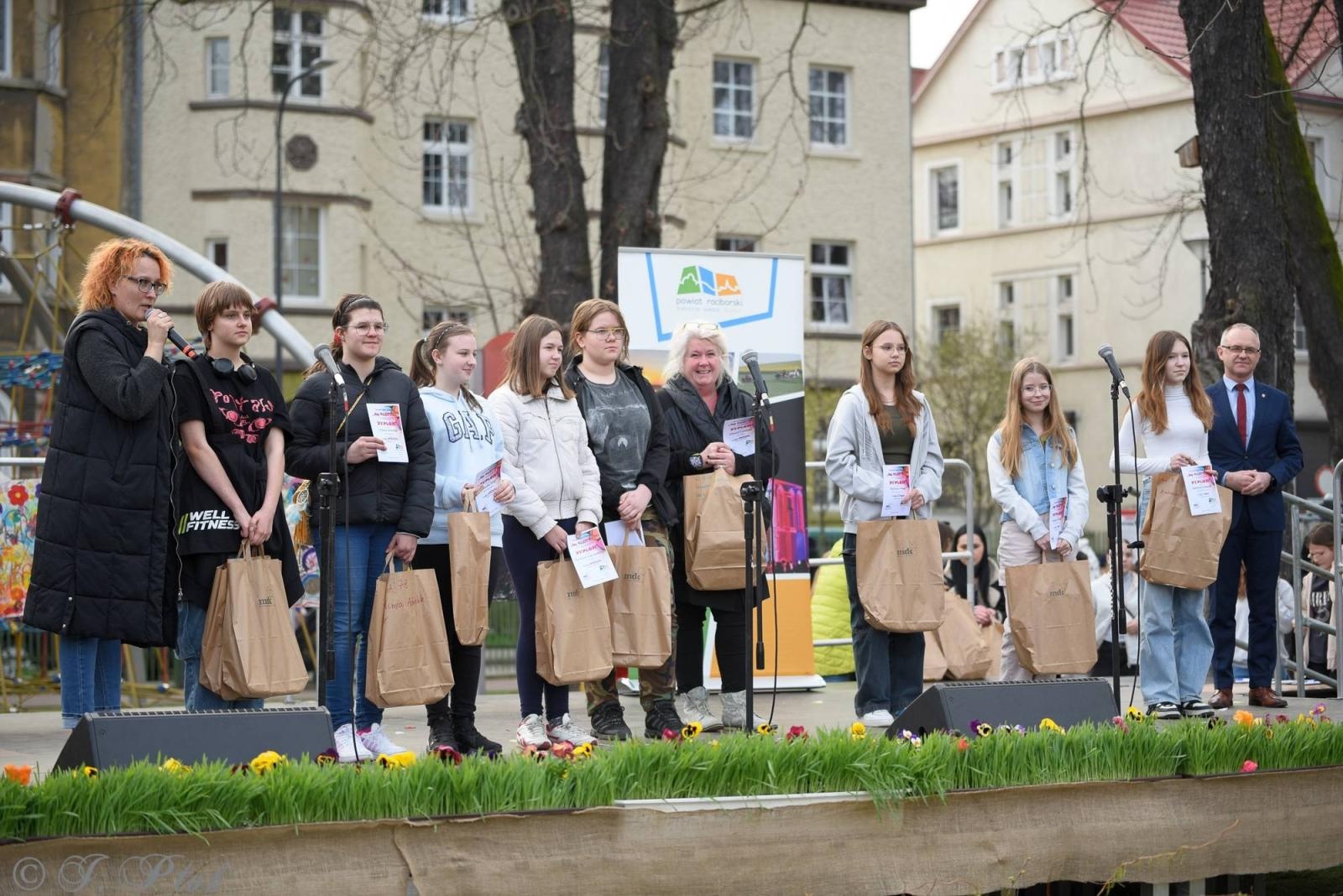 Zdjęcie w galerii na portalu naszraciborz.pl: Piknik na powitanie wiosny w parku Jordanowskim [FOTO i WIDEO] wiadomości z regionu