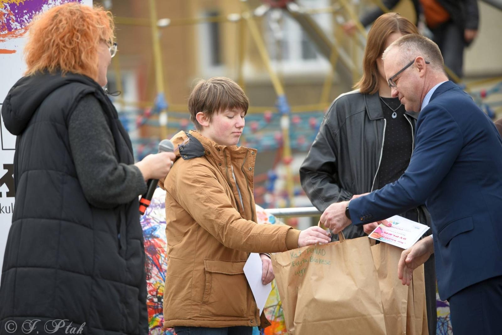 Zdjęcie w galerii na portalu naszraciborz.pl: Piknik na powitanie wiosny w parku Jordanowskim [FOTO i WIDEO] wiadomości z regionu